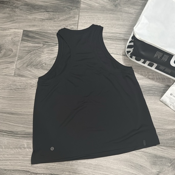 NWOT Lululemon Black Ladies Tank Top w Reusable Bag Tote Measures: 7” pit to pit - Picture 5 of 6